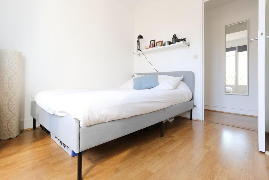Gaspar - 2 Pieces Au Dernier Etage Avec Balcon Boulogne-Billancourt Extérieur photo